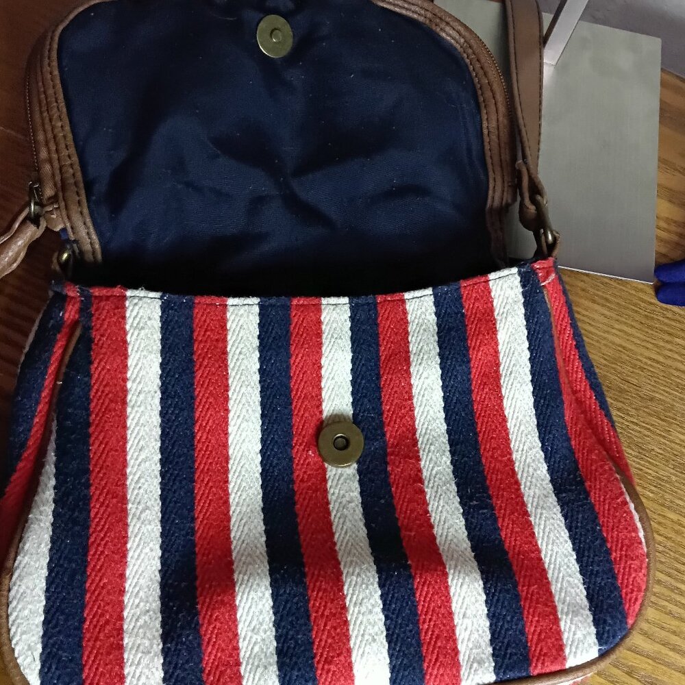 American Eagle Crossbody Bag - Picture 5 of 9